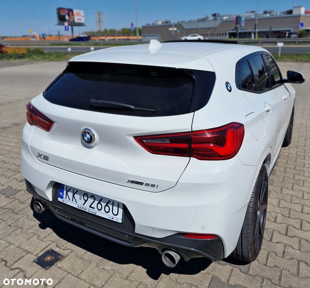 BMW X2 xDrive20i Advantage Plus - 9