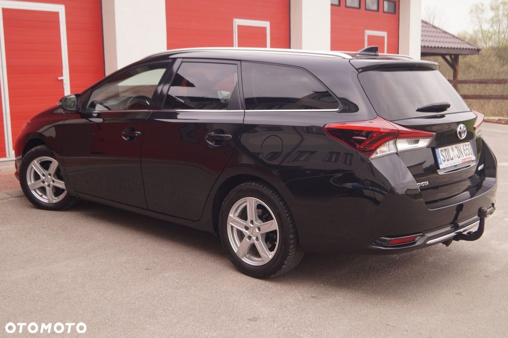 Toyota Auris 1.6 D-4D Executive - 11