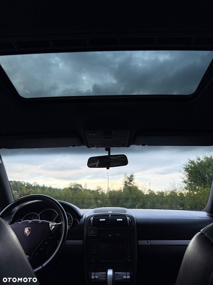 Porsche Cayenne - 13