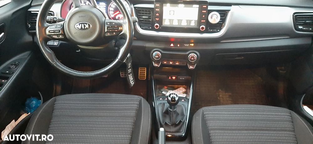 Kia Stonic 1.2 GSL Urban - 2