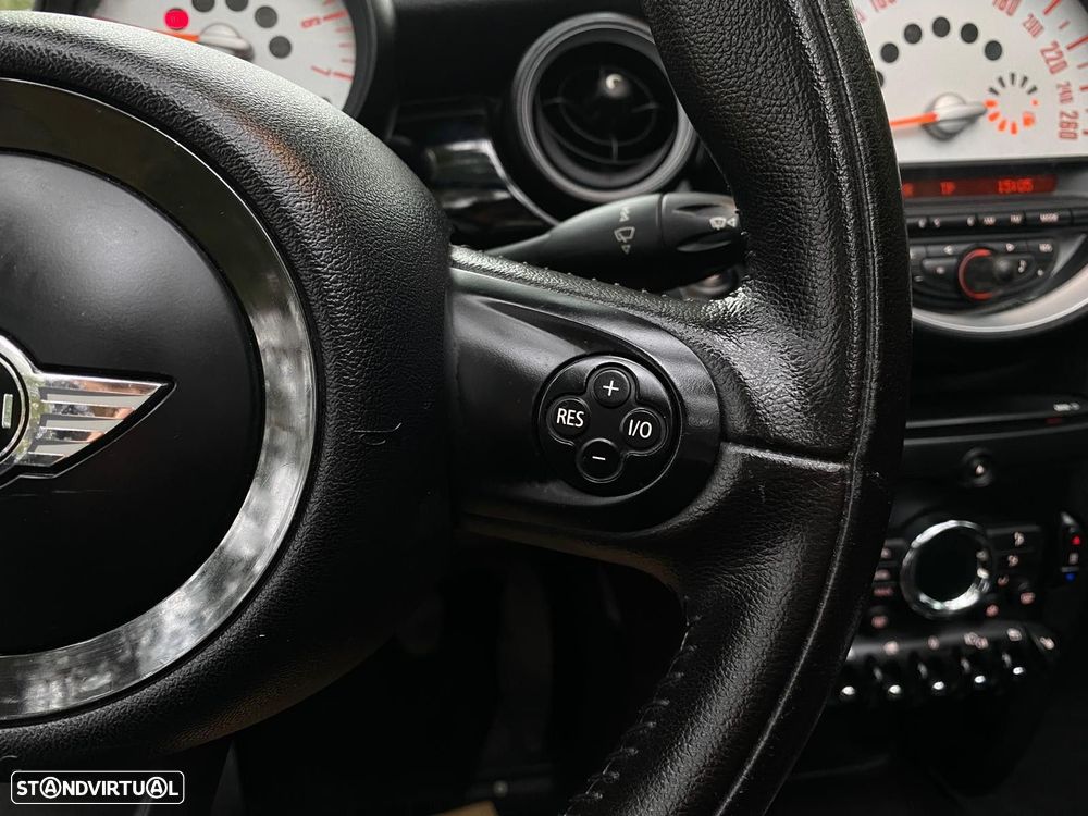 MINI 3 Portas Cooper D - 28