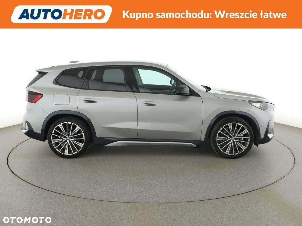 BMW iX1 xDrive30 xLine - 11