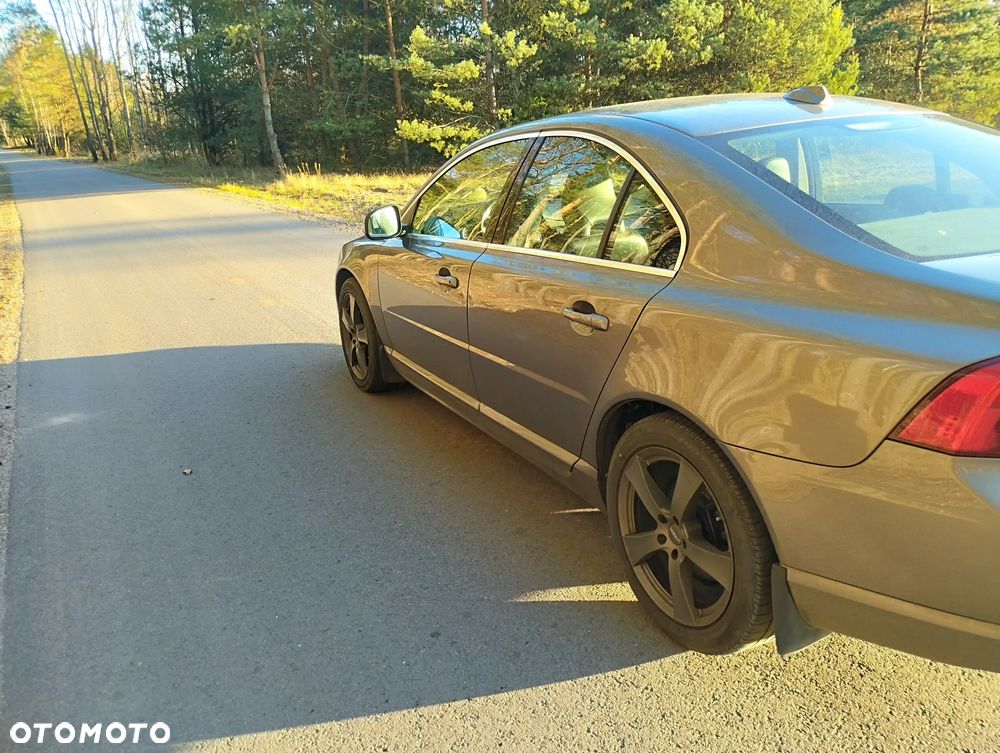 Volvo S80 2.5T Kinetic - 1
