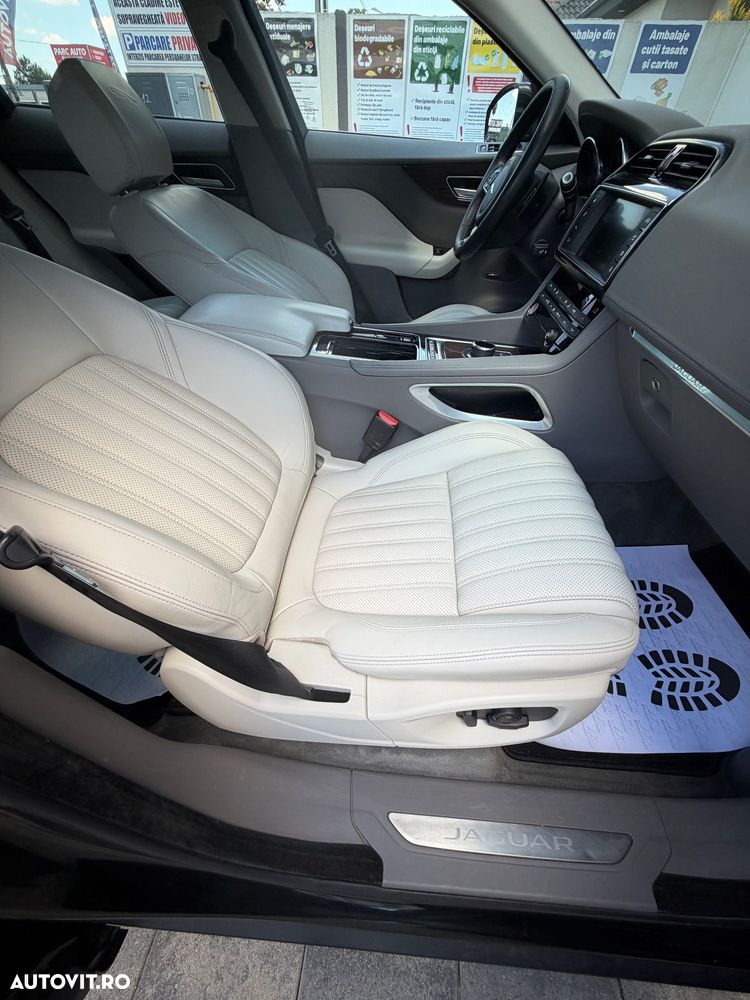 Jaguar F-Pace - 11
