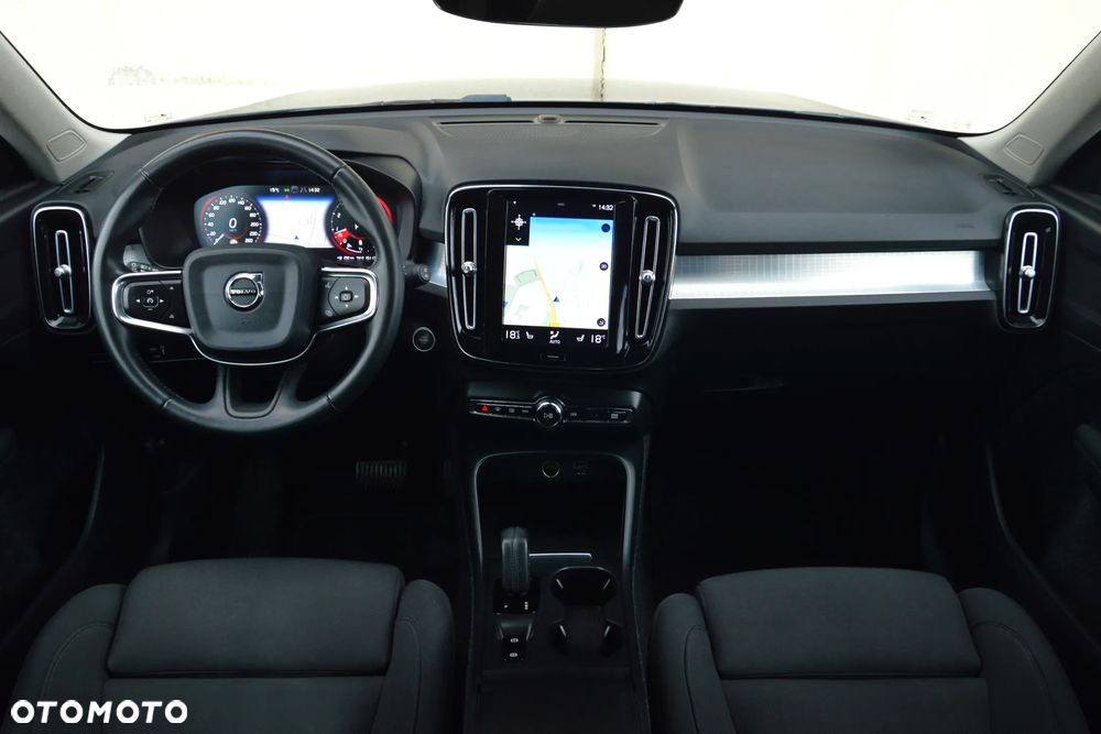 Volvo XC 40 T4 AWD Momentum Pro - 4