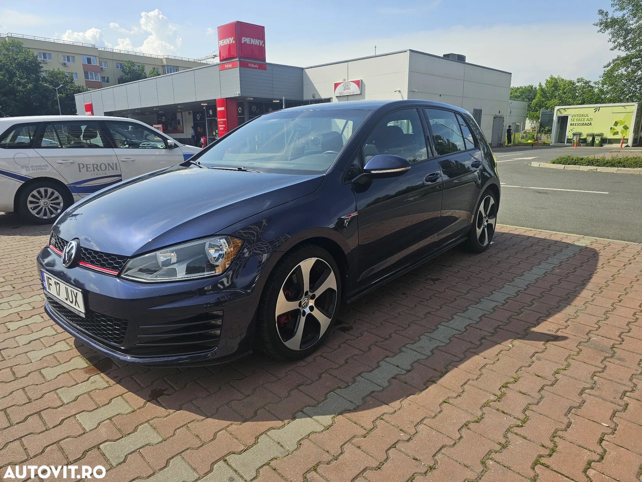 Volkswagen Golf - 2