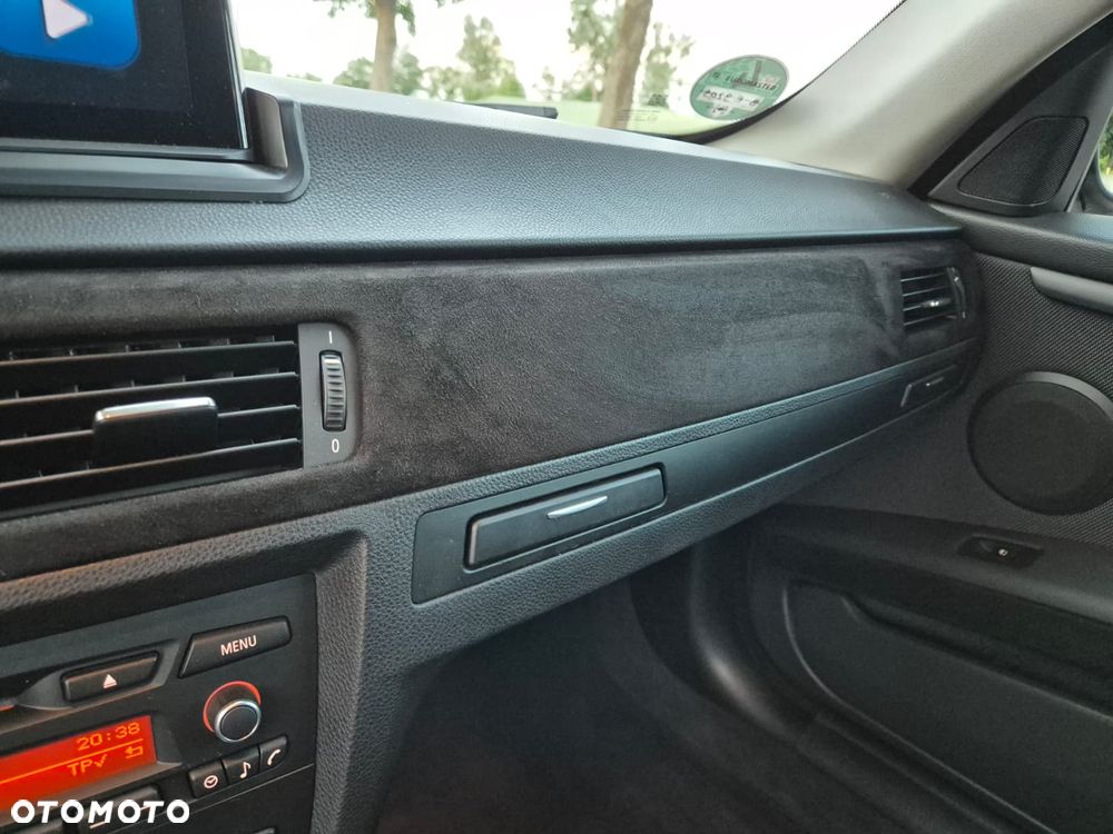 BMW Seria 3 320i - 28
