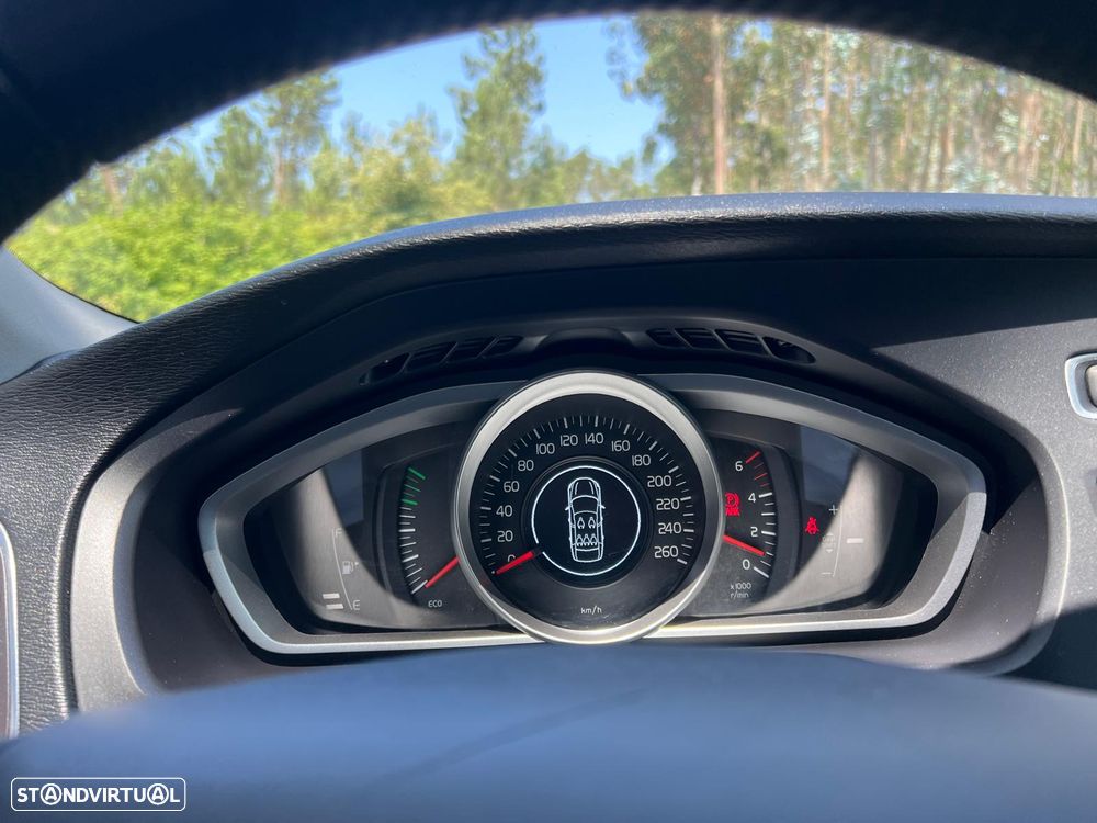 Volvo V40 2.0 D2 Momentum - 37