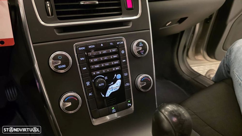 Volvo V60 1.6 D2 Momentum Eco - 45