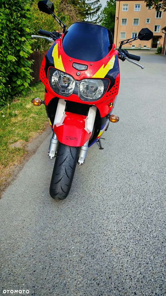 Honda CBR - 9