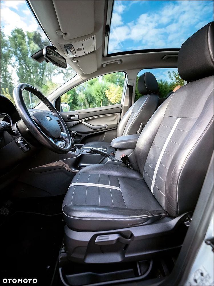 Ford Kuga - 31