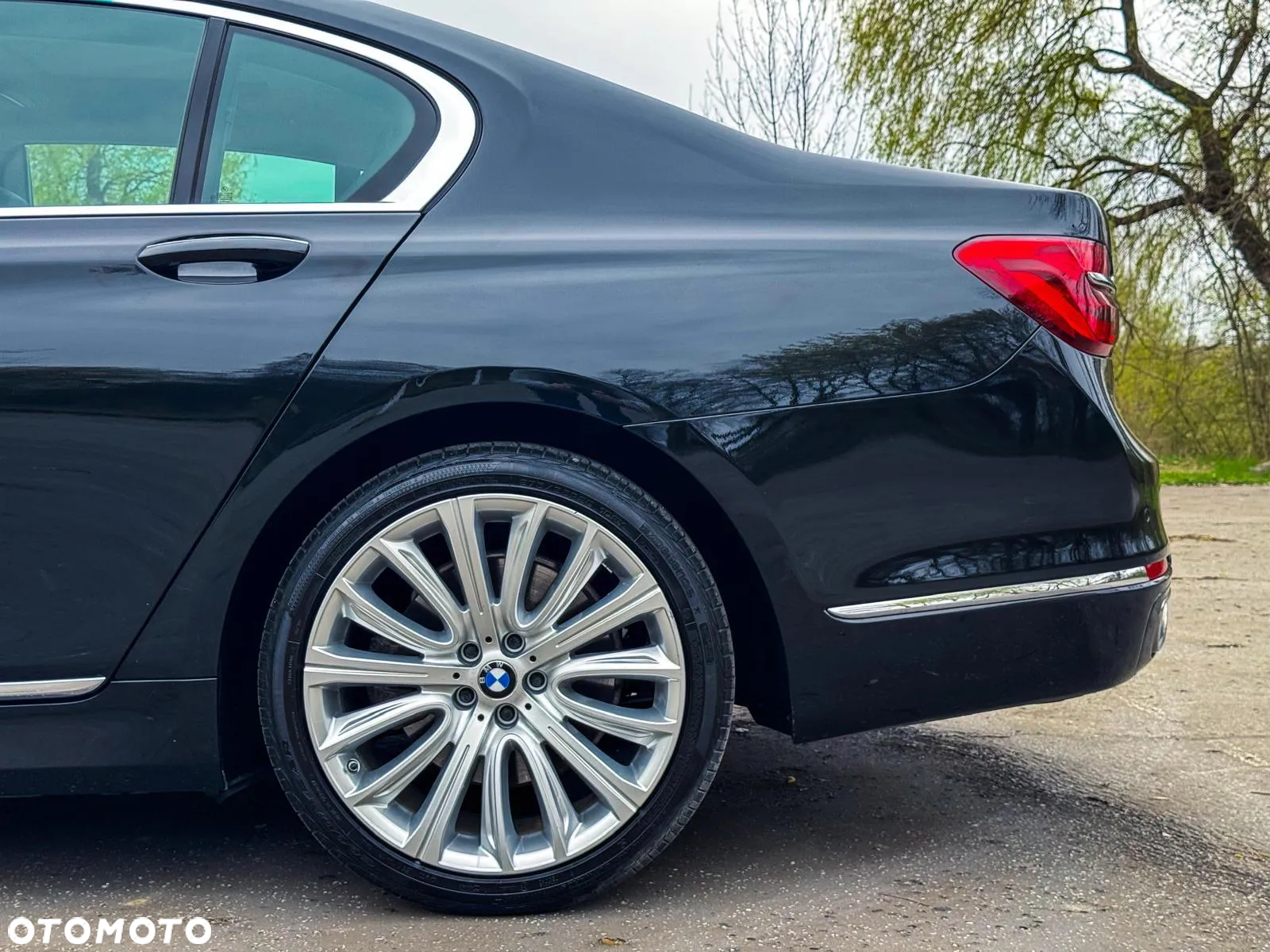 BMW Seria 7 740Li - 15