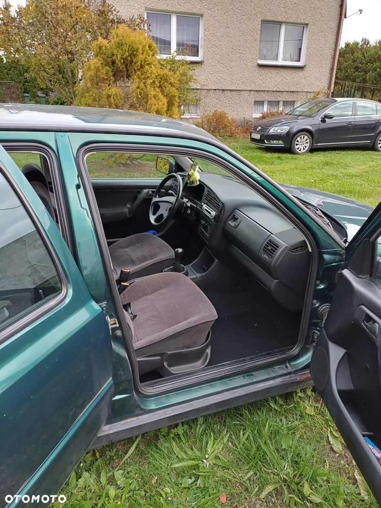 Volkswagen Golf 1.6 - 3