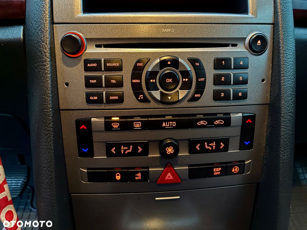 Peugeot 407 2.0 Premium Navtech - 31