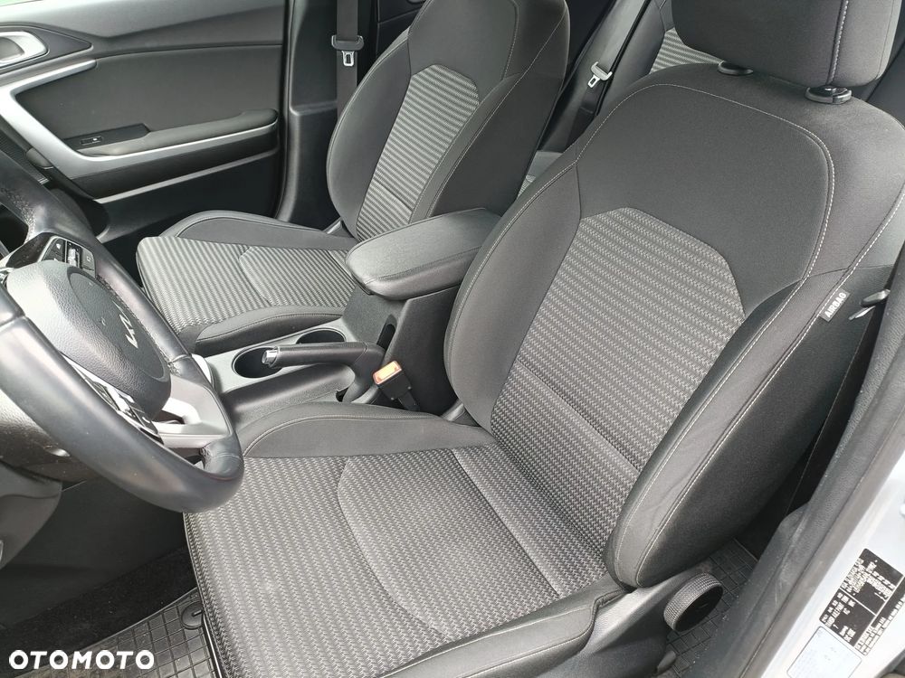 Kia Ceed 1.5 T-GDI M - 6