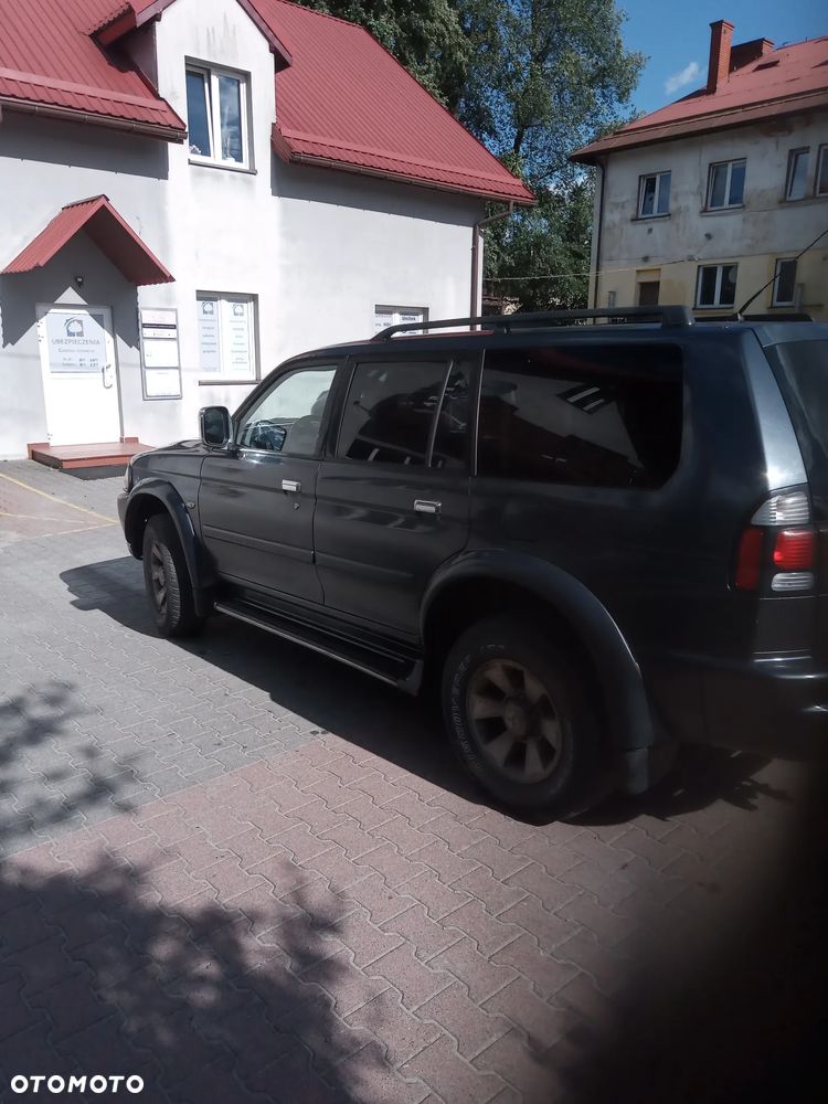 Mitsubishi Pajero - 3