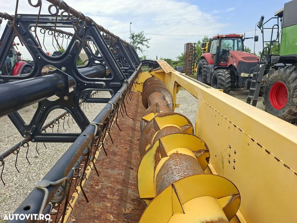 New Holland CX 6.90 ST5 COMBINA AGRICOLA CU HEDER PAIOASE 760CG 6,70M/22FT VF SI CARUCIOR TRANSPORT - 38