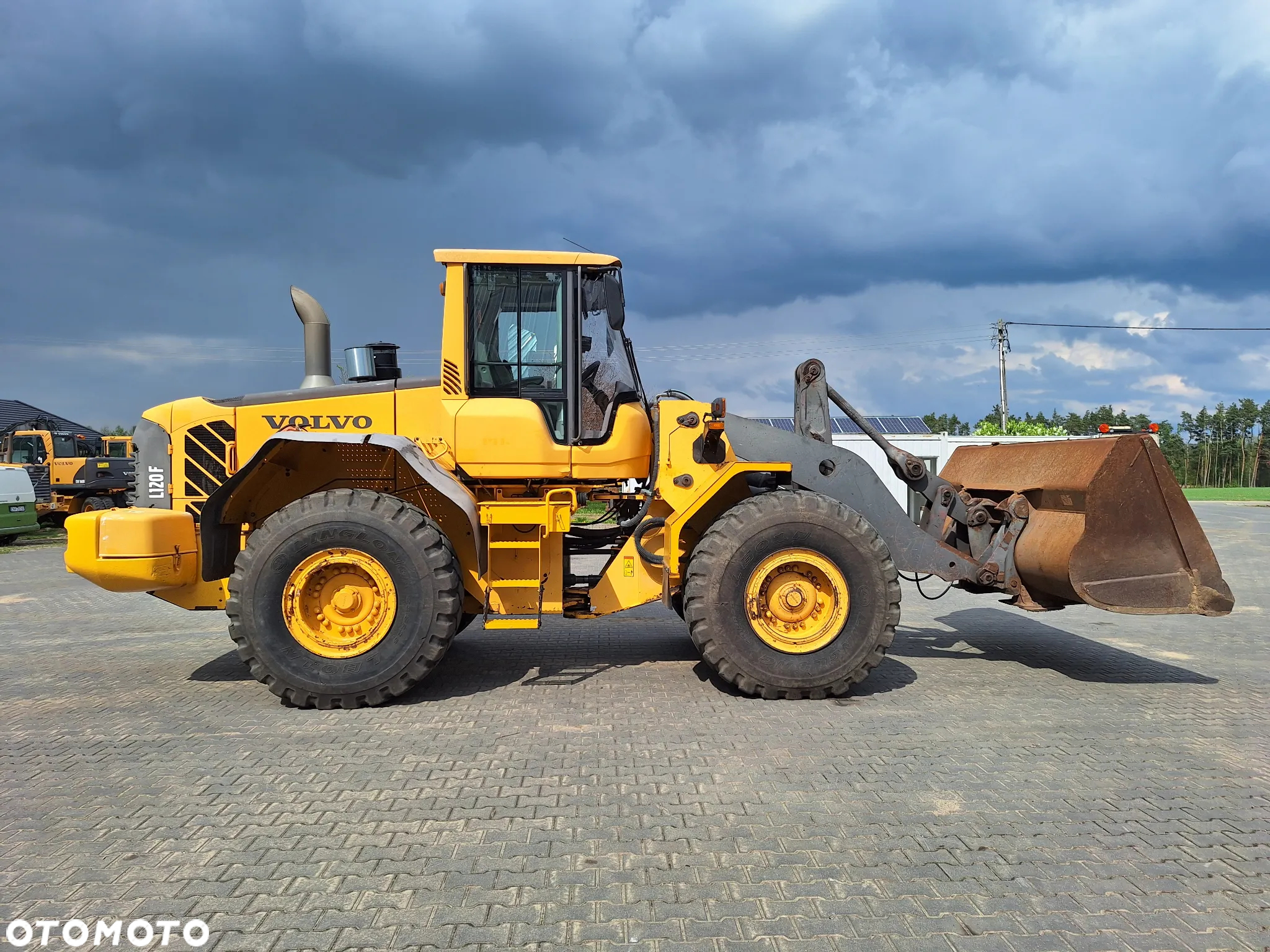 Volvo L120F - 10
