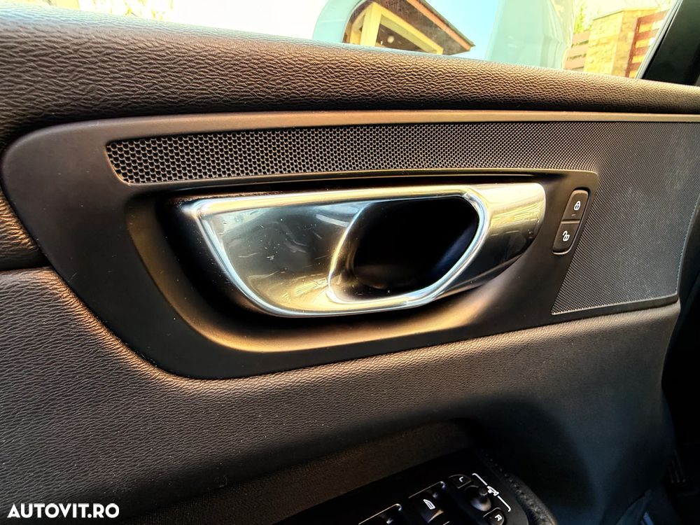 Volvo XC 60 D3 Momentum Pro - 24