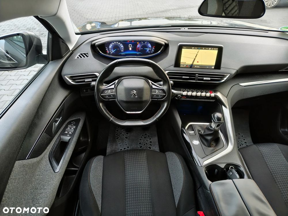 Peugeot 5008 BlueHDi 120 Allure - 25