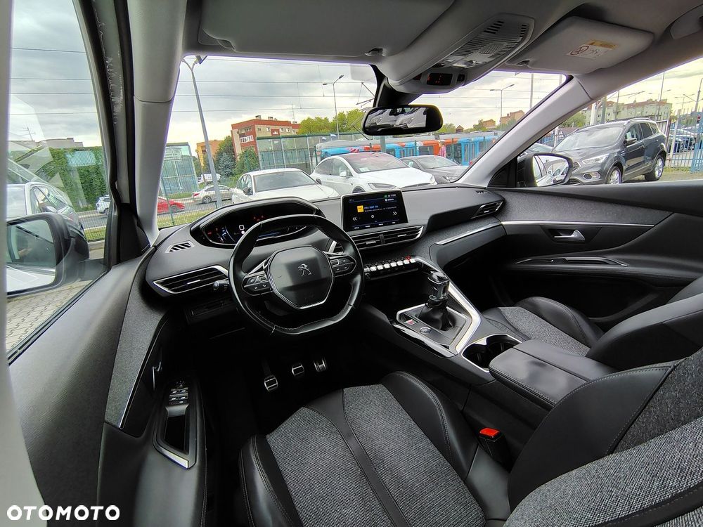 Peugeot 3008 1.5 BlueHDi Allure S&S - 12
