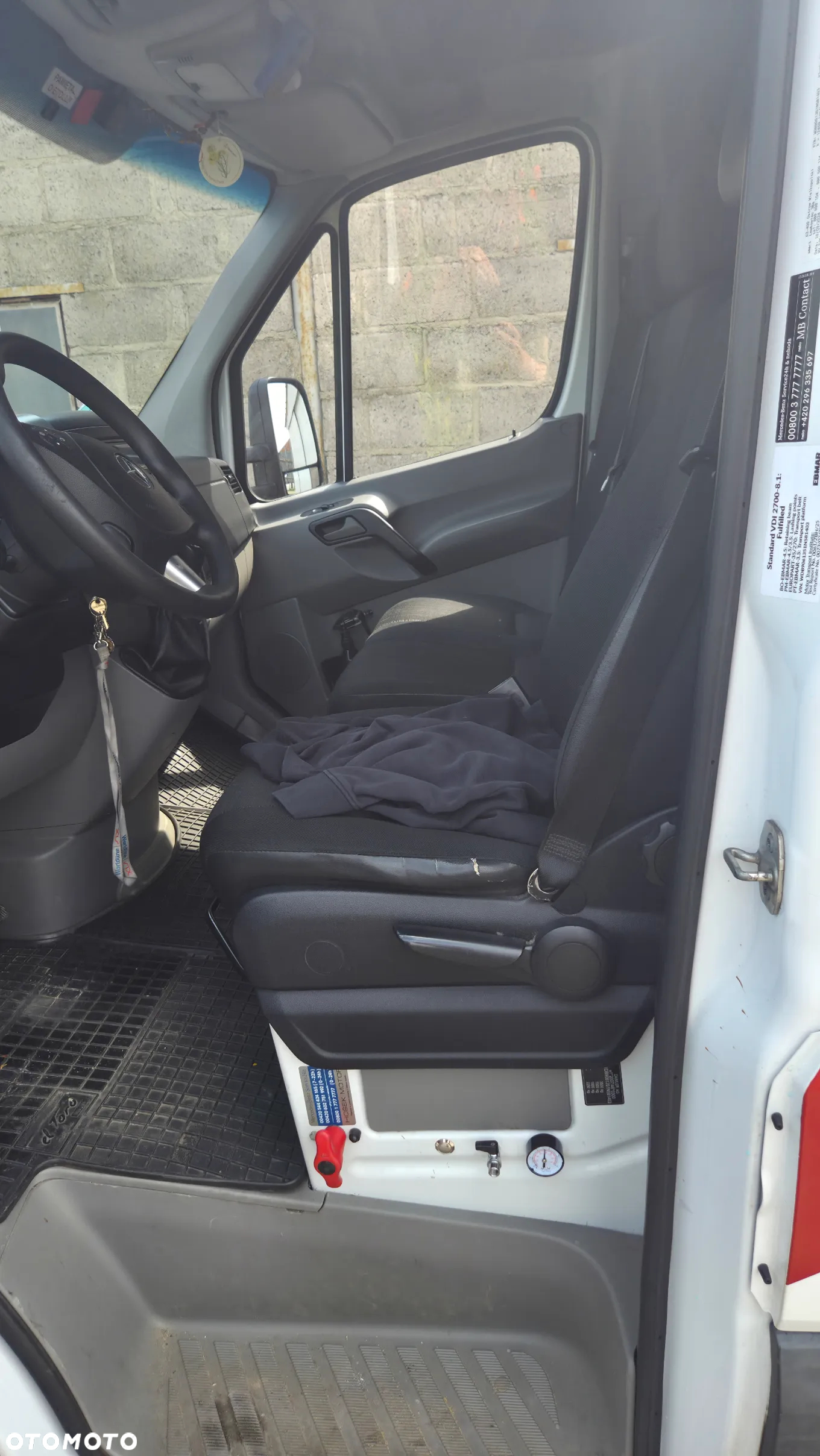 Mercedes-Benz Sprinter - 14
