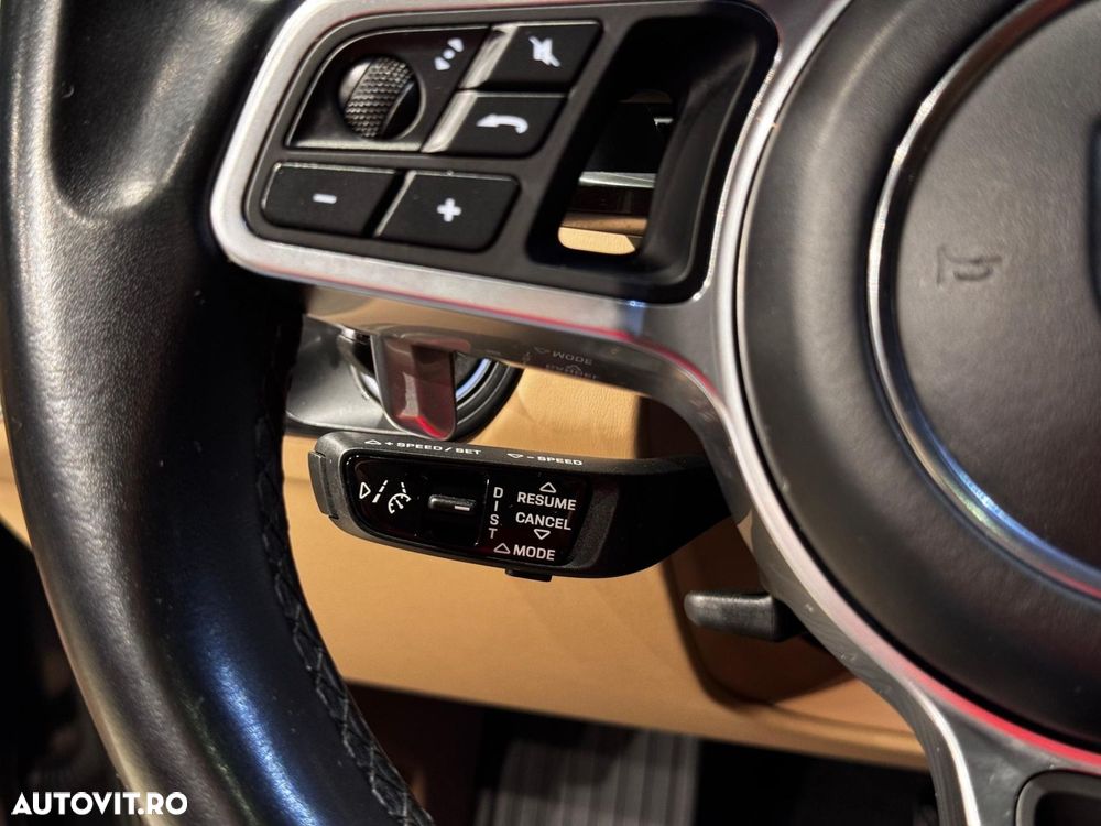 Porsche Cayenne Standard - 28