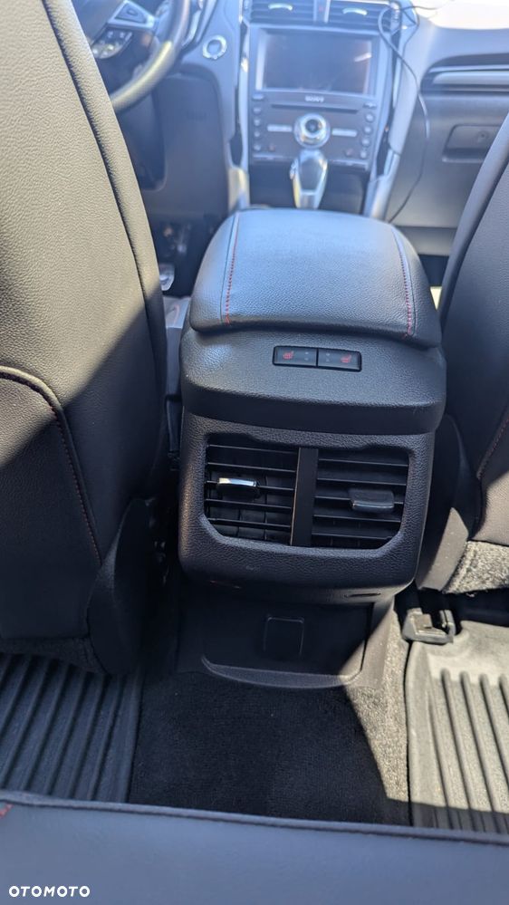 Ford Mondeo - 25