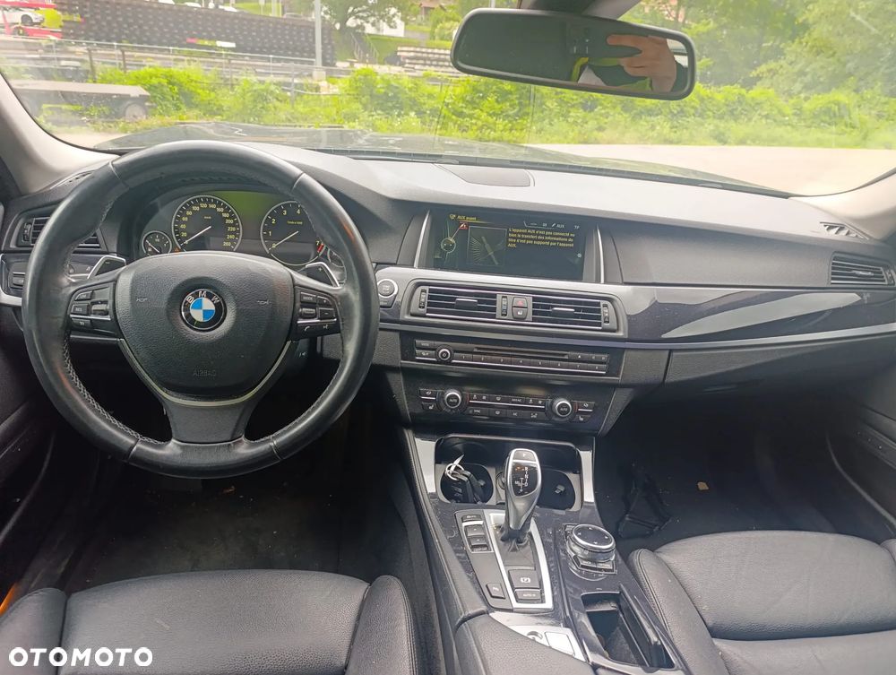 BMW Seria 5 528i - 9