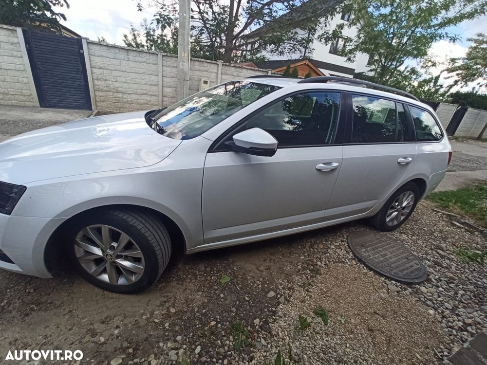 Skoda Octavia 1.6 TDI DSG Style - 2