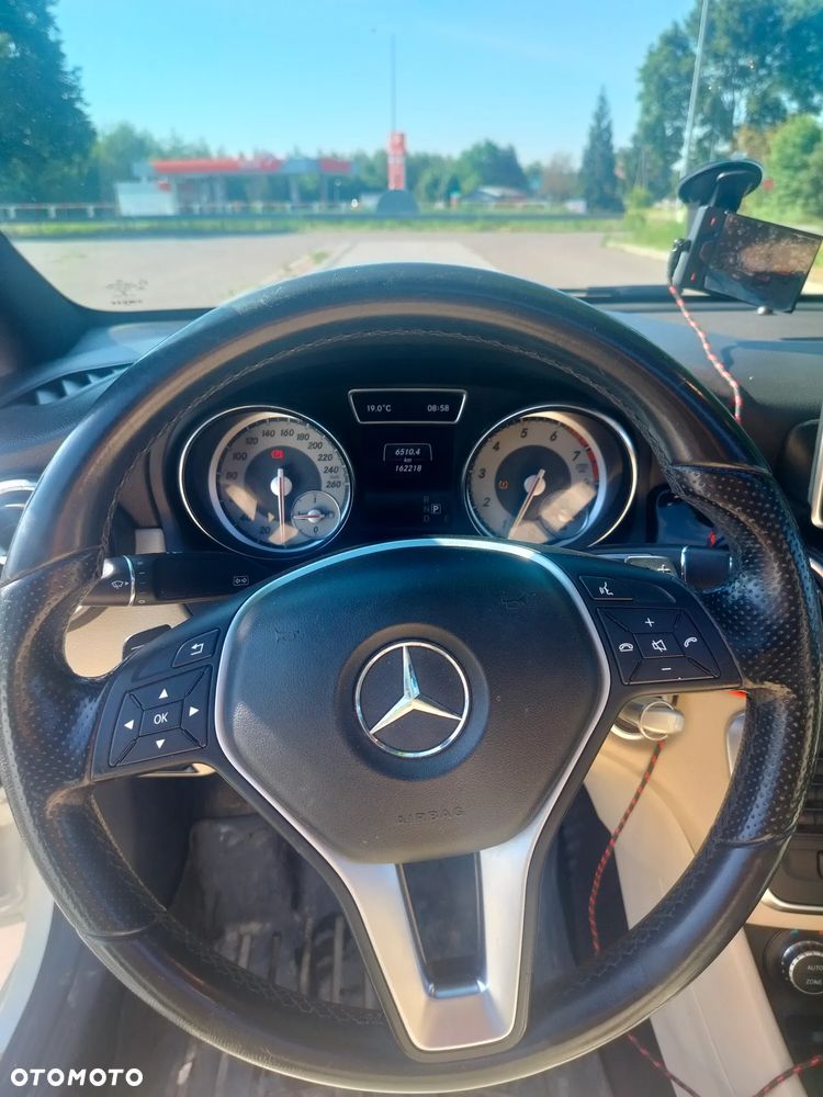 Mercedes-Benz CLA 250 4Matic 7G-DCT Sport - 12