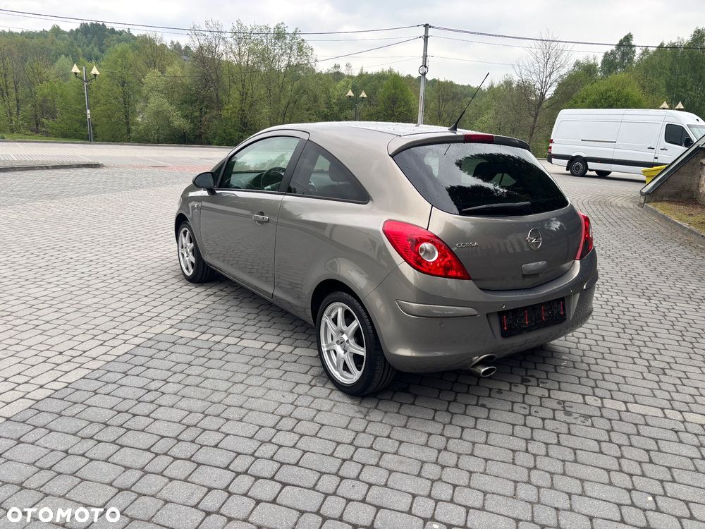 Opel Corsa 1.4 16V Satellite - 4