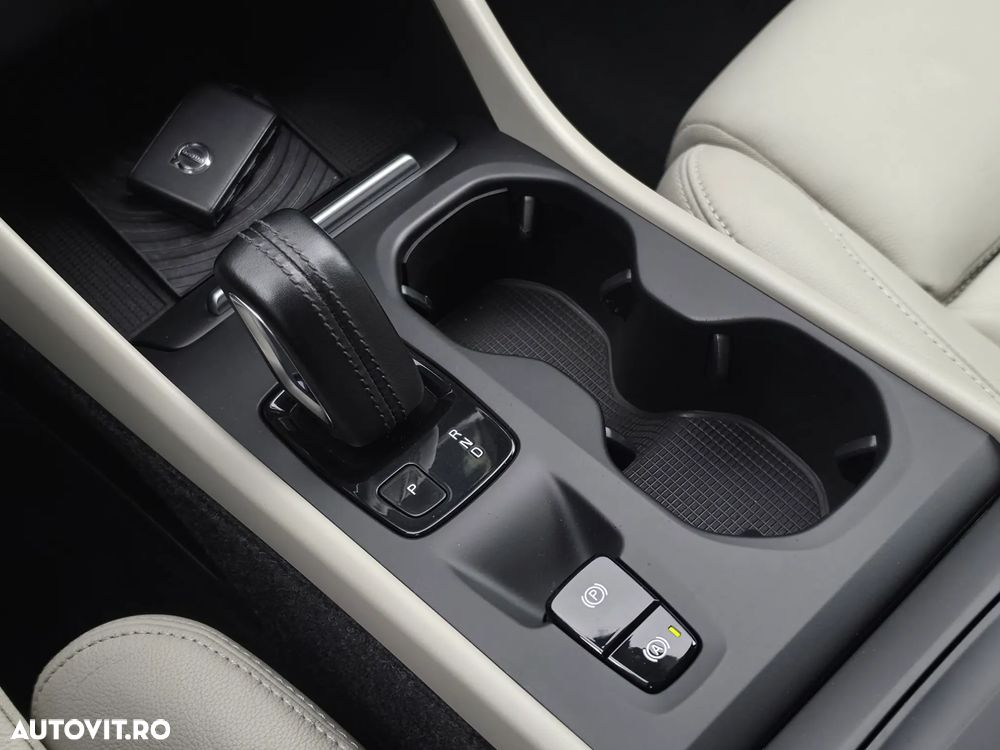 Volvo XC 40 D4 AWD Geartronic Inscription - 22