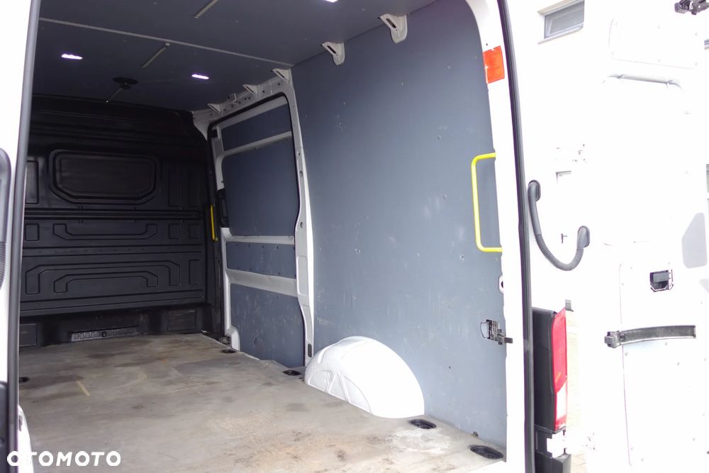 Volkswagen Crafter 2.0 tdi 177 KM L3H2 Klima Poduszki Webasto Kamera 2 x Drzwi Boczne - 10