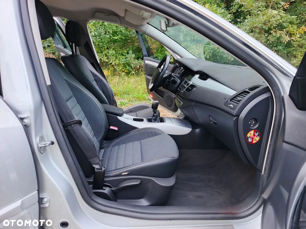 Renault Laguna dCi 150 FAP GT - 14