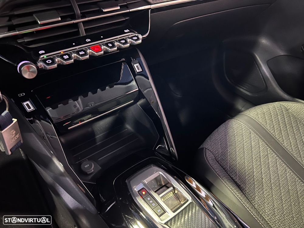 Peugeot 208 1.2 Hybrid Allure e-DCS6 - 24