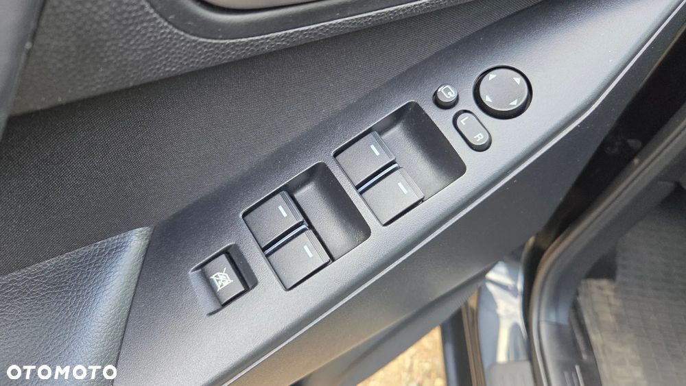 Mazda 3 1.6 Active + - 18