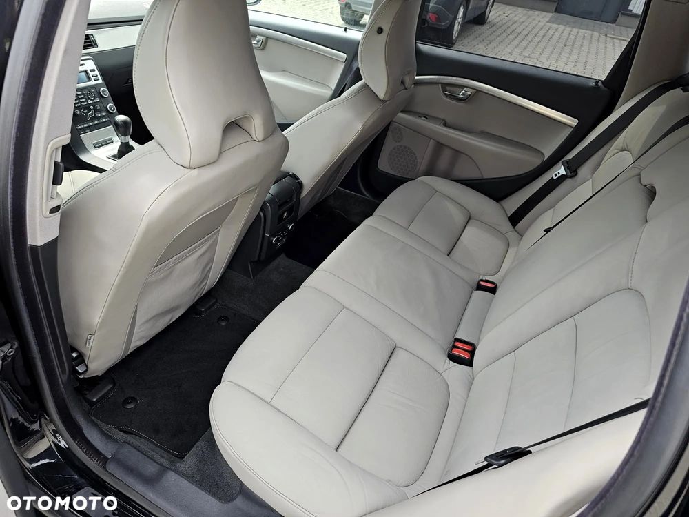 Volvo V70 2.5T Summum - 22