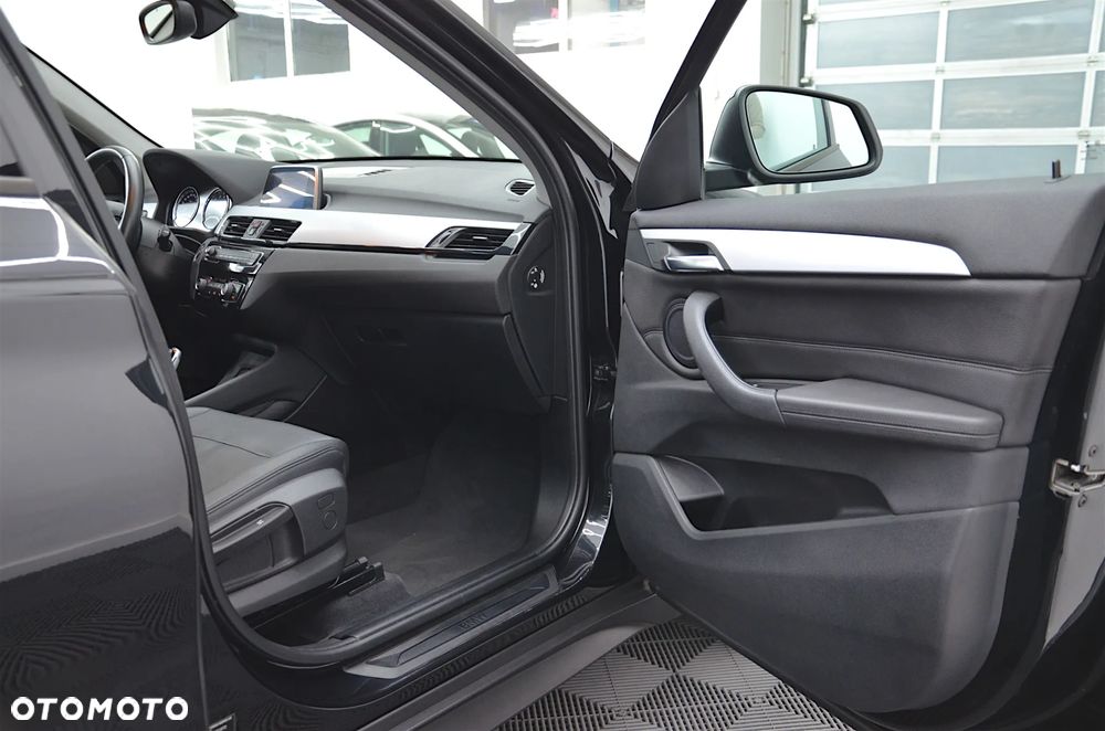 BMW X1 sDrive18i Advantage - 18