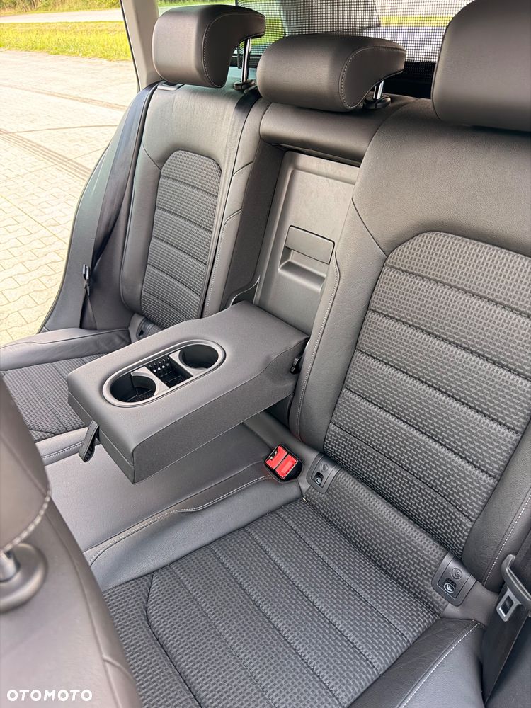 Volkswagen Golf 2.0 TDI DPF 4Motion Highline - 27