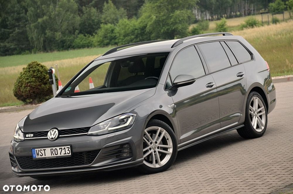 Volkswagen Golf - 6