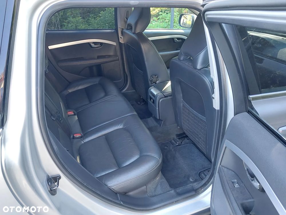 Volvo XC 70 D5 AWD Momentum - 16