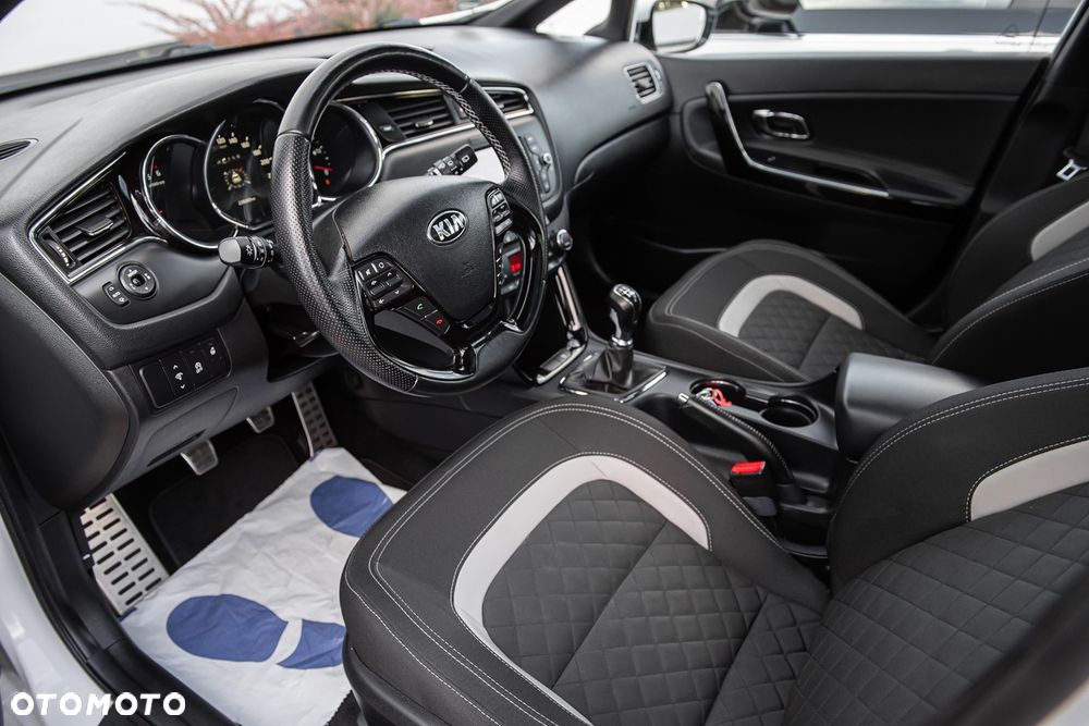 Kia Ceed 1.6 CRDi 136 ISG GT Line - 15