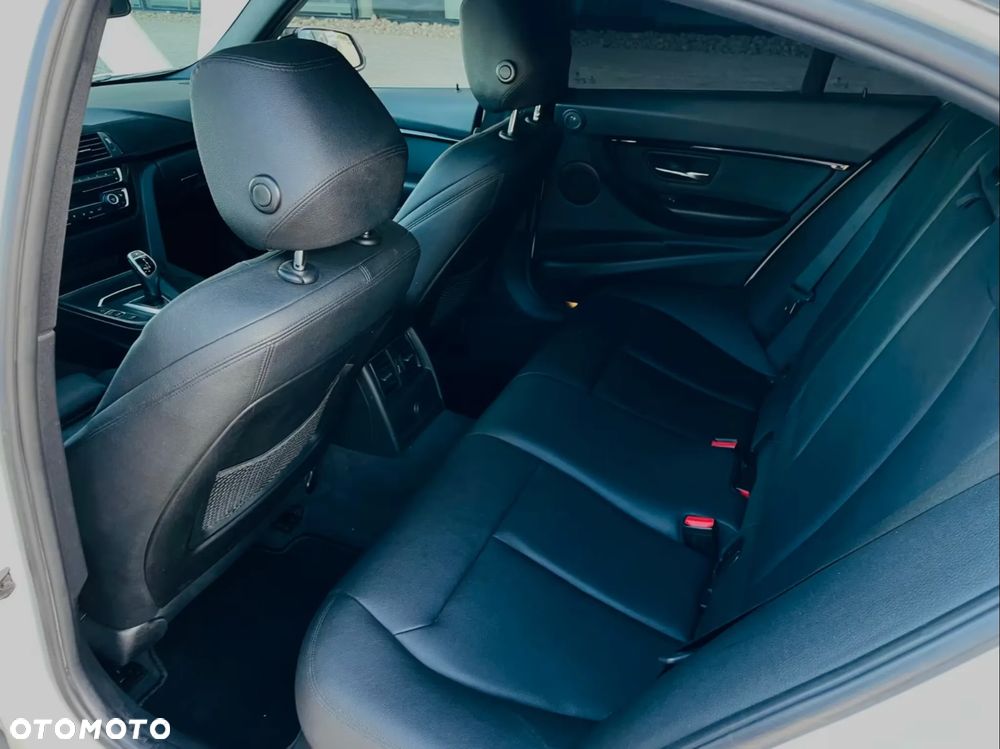 BMW Seria 3 340i Edition M Sport Shadow - 8
