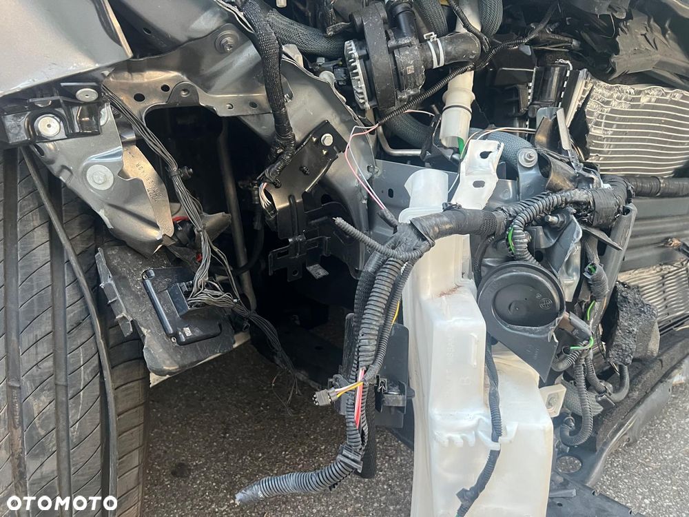 Renault Austral 1.2 E-Tech Full Hybrid 200 Iconic MMT - 8