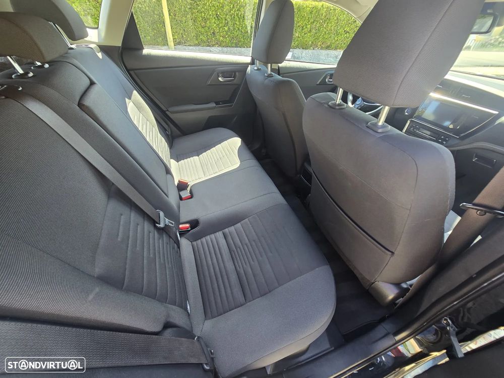 Toyota Auris 1.8 HSD Comfort+J17+Navi - 8