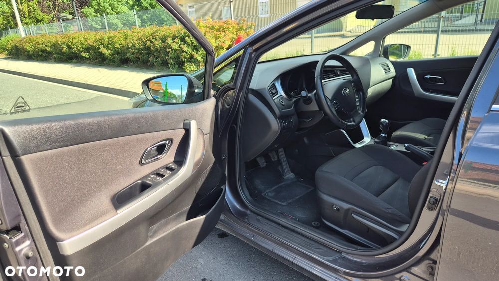 Kia Ceed 1.4 L - 6