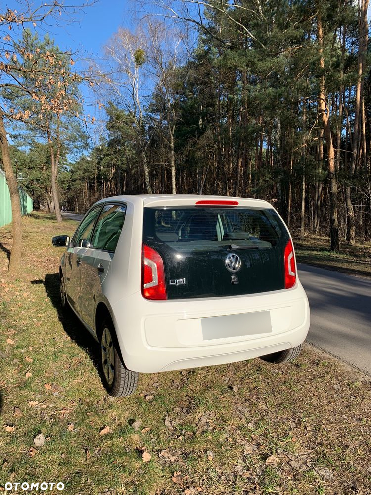 Volkswagen up! 1.0 take - 4