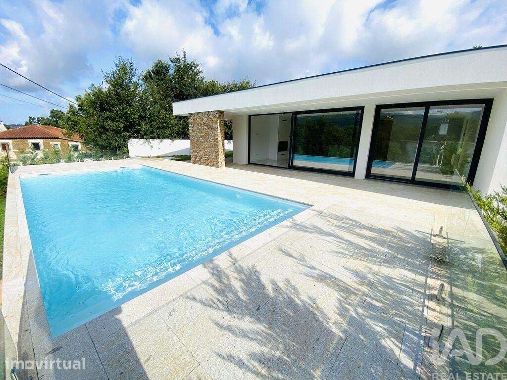 Casa / Villa T3 em Sopo de 350,00 m2 - Grande imagem: 2/13