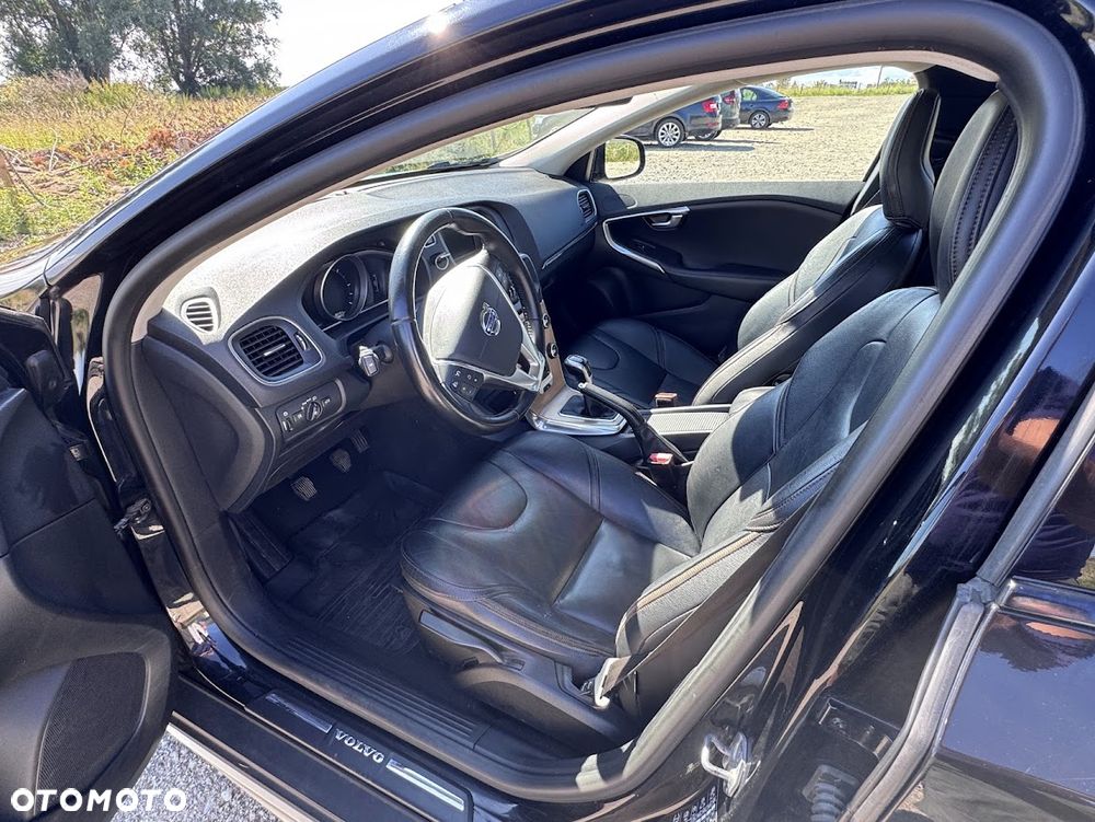 Volvo V40 Cross Country - 13